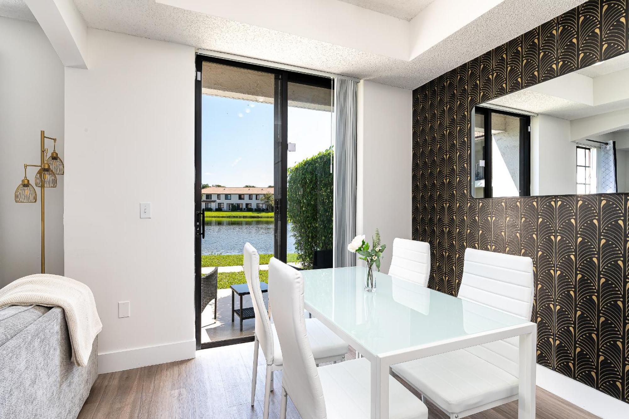 Newly Renovated Townhome With King Bed Delray Beach Εξωτερικό φωτογραφία